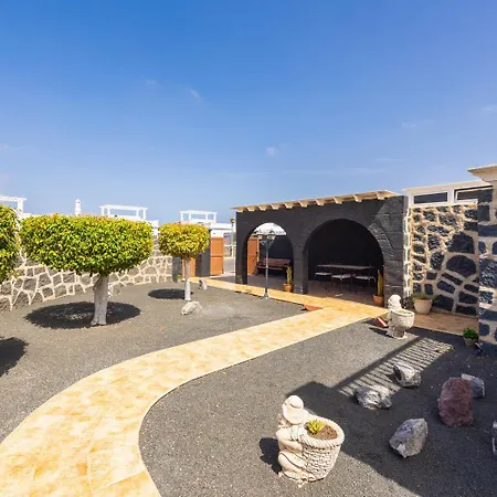Marisol Villa *